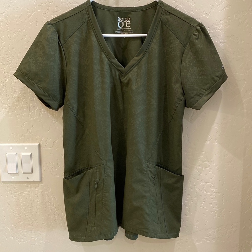 Barco One Scrub Top - Snakeskin Green Size L
